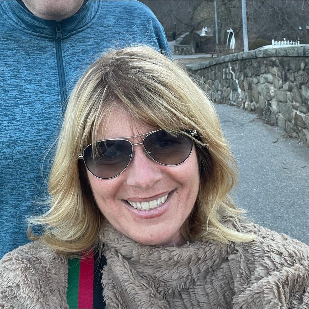 Meet your Posher, Gina